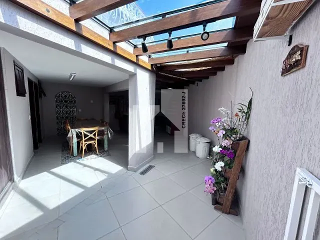 Sobrado com 200m² 3 quartos e 4 banheiros, à venda, no bairro Jardim do Lago em Jundiaí