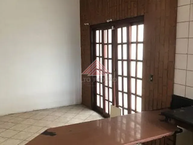 Sobrado com 150m² 3 quartos e 2 banheiros, à venda, no bairro Vila Nossa Senhora das Vitórias em Mauá