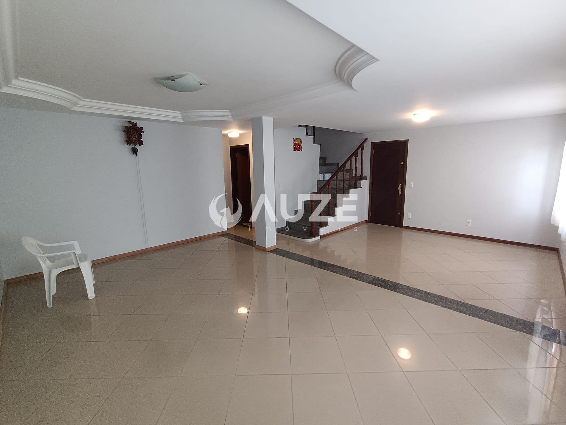Sobrado, 3 quartos, 271 m² - Foto 2