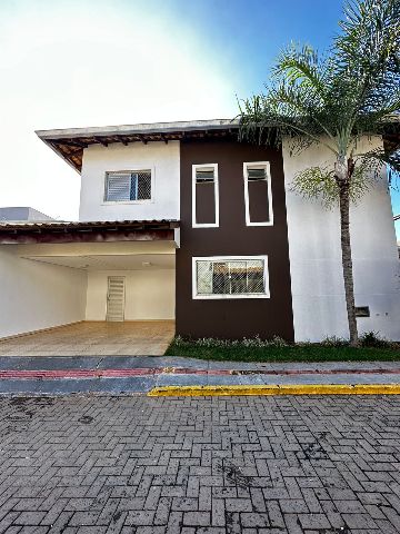 Sobrado com 243m² 3 quartos e 4 banheiros, à venda, no bairro Chácara Cachoeira em Campo Grande