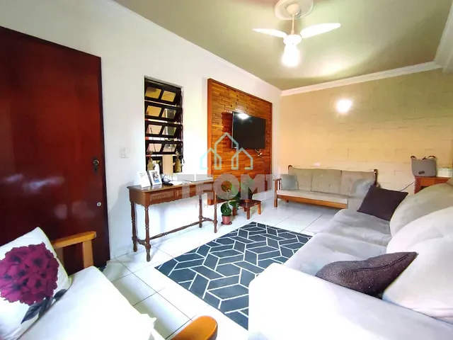 Sobrado com 250m² 2 quartos e 2 banheiros, à venda, no bairro Jardim Sandra Maria em Taubaté