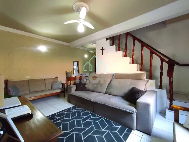 Sobrado com 250m² 2 quartos e 2 banheiros, à venda, no bairro Jardim Sandra Maria em Taubaté