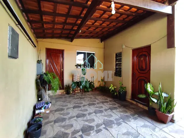Sobrado com 250m² 2 quartos e 2 banheiros, à venda, no bairro Jardim Sandra Maria em Taubaté