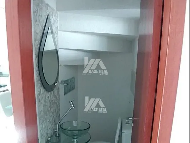Sobrado com 120m² 3 quartos e 3 banheiros, à venda, no bairro Orfãs em Ponta Grossa