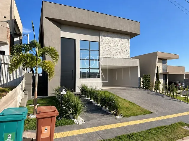 Sobrado com 300m² 4 quartos e 5 banheiros, à venda, no bairro Jardins Bolonha em Senador Canedo