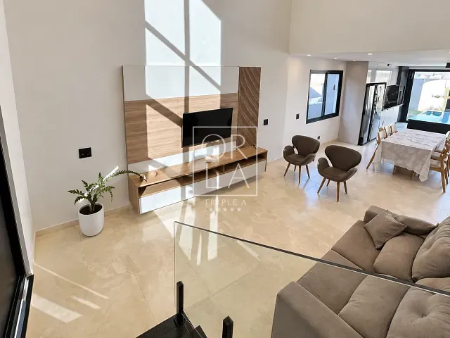 Sobrado com 300m² 4 quartos e 5 banheiros, à venda, no bairro Jardins Bolonha em Senador Canedo