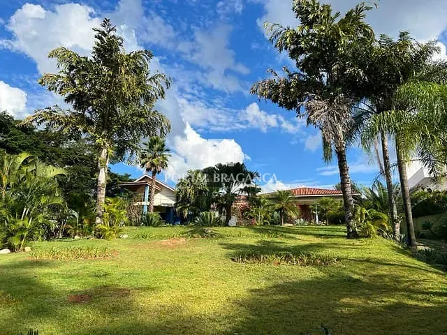 Sobrado com 2149m² 3 quartos e 5 banheiros, à venda, no bairro Condomínio Residencial Rosário de Fátima em Bragança Paulista