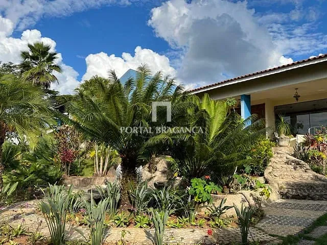 Sobrado com 2149m² 3 quartos e 5 banheiros, à venda, no bairro Condomínio Residencial Rosário de Fátima em Bragança Paulista