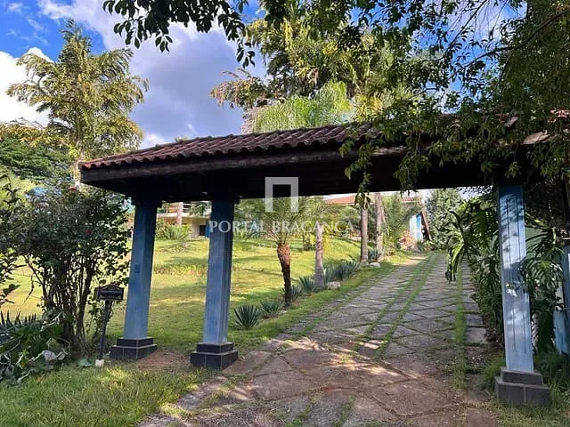 Sobrado com 2149m² 3 quartos e 5 banheiros, à venda, no bairro Condomínio Residencial Rosário de Fátima em Bragança Paulista