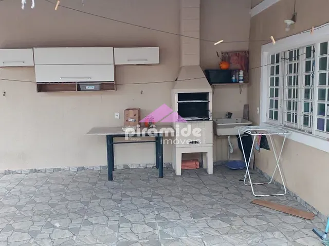 Sobrado 2 quartos e 2 banheiros, à venda, no bairro Conjunto Residencial Dom Pedro II em São José dos Campos