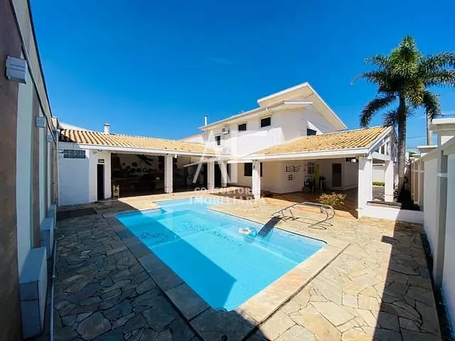 Sobrado com 600m² 4 quartos e 6 banheiros, à venda, no bairro Areão em Taubaté