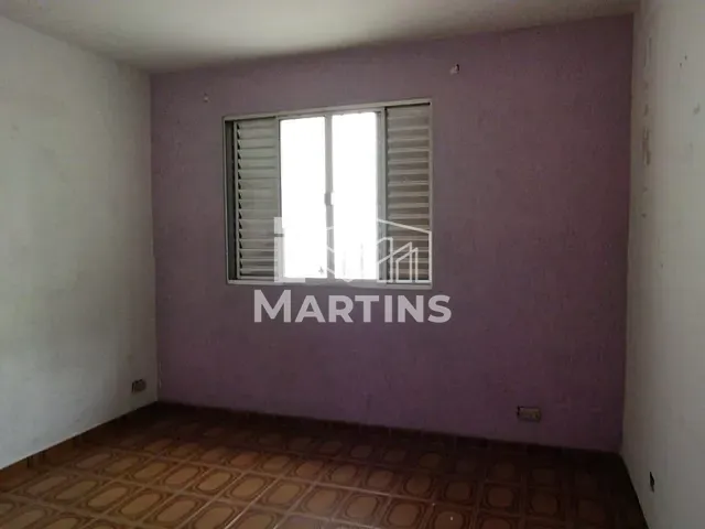 Sobrado com 240m² 4 quartos e 2 banheiros, à venda, no bairro Jardim Clementino em Taboão da Serra
