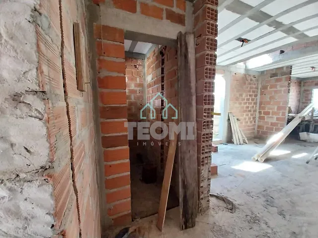 Sobrado com 300m² 3 quartos e 2 banheiros, à venda, no bairro Residencial Portal da Mantiqueira em Taubaté