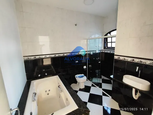 Sobrado 3 quartos e 4 banheiros, à venda, no bairro Residencial União em São José dos Campos