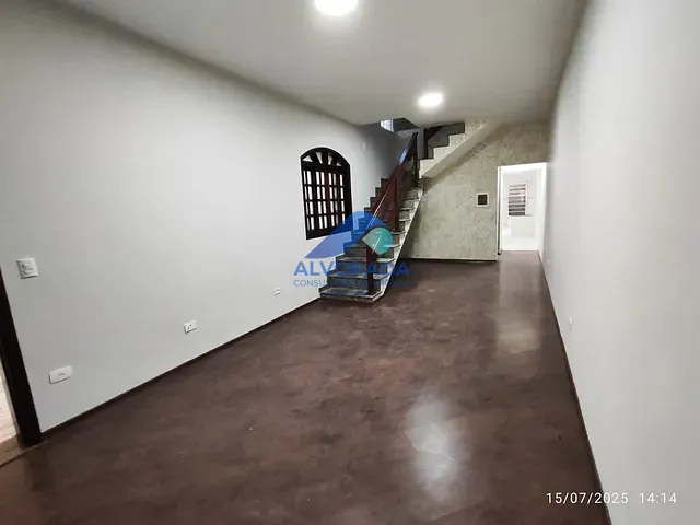 Sobrado 3 quartos e 4 banheiros, à venda, no bairro Residencial União em São José dos Campos