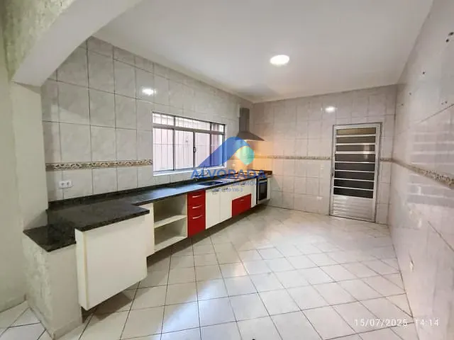 Sobrado 3 quartos e 4 banheiros, à venda, no bairro Residencial União em São José dos Campos