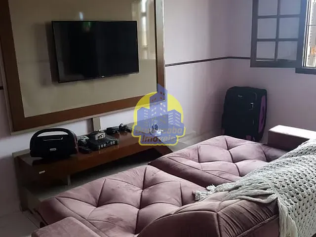 Sobrado com 322m² 4 quartos e 2 banheiros, à venda, no bairro Jaguaribe em Osasco