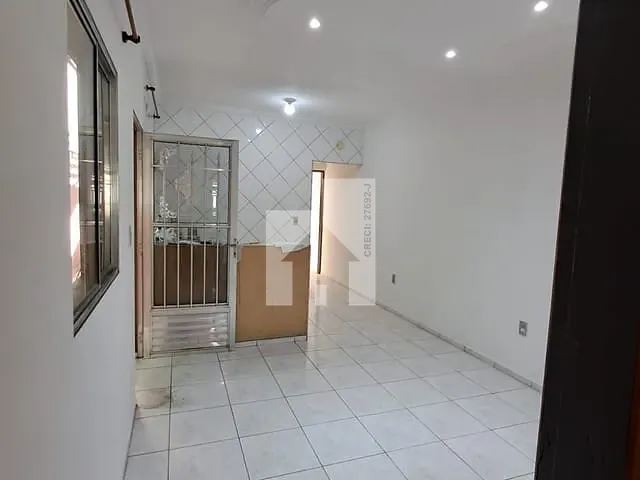 Sobrado com 165m² 3 quartos e 2 banheiros, para alugar, no bairro Tulipas em Jundiaí