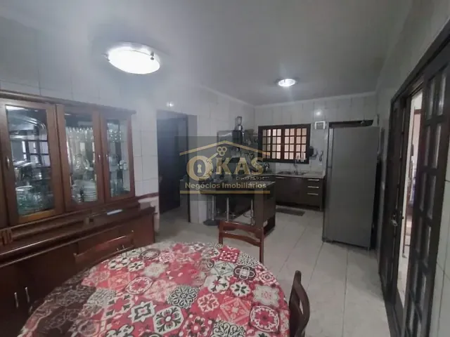 Sobrado com 375m² 6 quartos e 7 banheiros, à venda, no bairro Jardim Suzano em Suzano