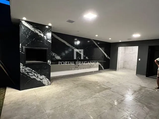 Sobrado com 140m² 3 quartos e 2 banheiros, à venda, no bairro Villa Verde em Bragança Paulista