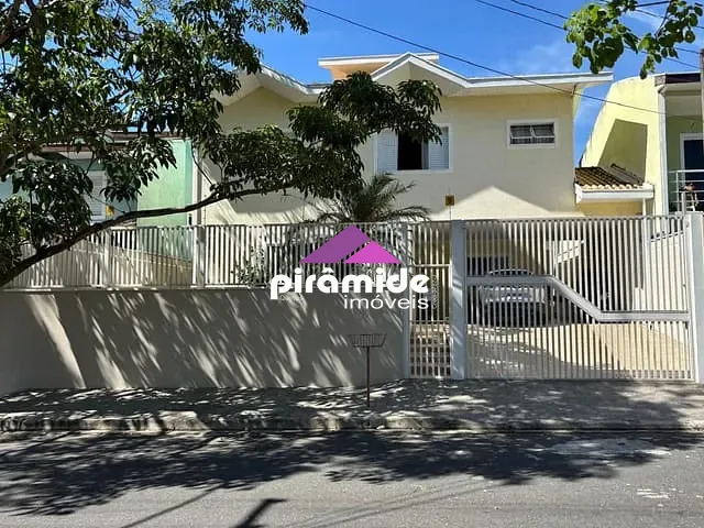 Sobrado com 358m² 4 quartos e 5 banheiros, à venda, no bairro Vila Patrícia em São José dos Campos