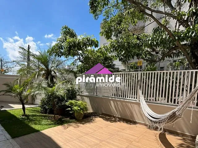 Sobrado com 358m² 4 quartos e 5 banheiros, à venda, no bairro Vila Patrícia em São José dos Campos