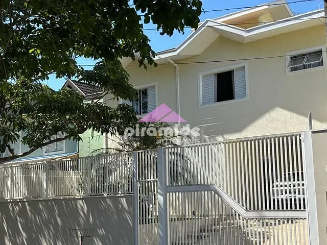 Sobrado com 358m² 4 quartos e 5 banheiros, à venda, no bairro Vila Patrícia em São José dos Campos