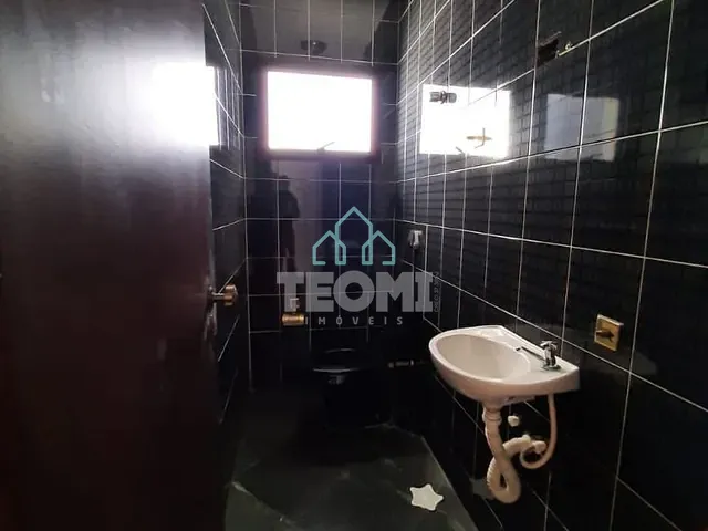 Sobrado com 550m² 4 quartos e 2 banheiros, para alugar, no bairro Jardim das Nações em Taubaté