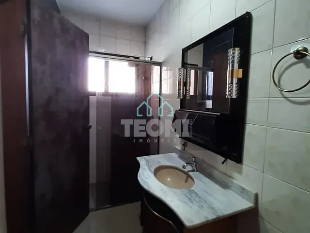 Sobrado com 550m² 4 quartos e 2 banheiros, para alugar, no bairro Jardim das Nações em Taubaté