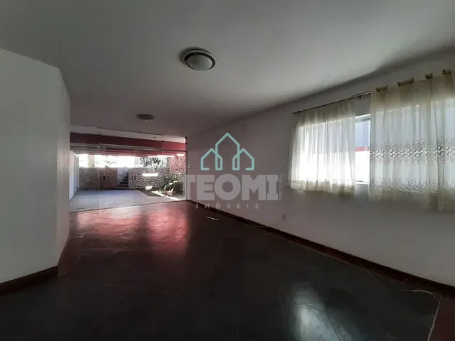 Sobrado com 550m² 4 quartos e 2 banheiros, para alugar, no bairro Jardim das Nações em Taubaté
