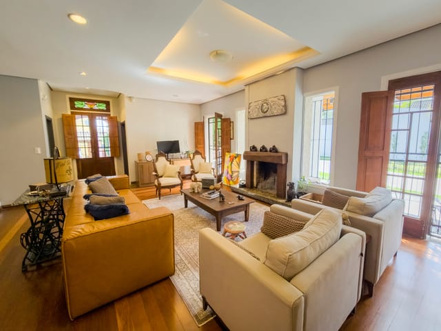 Casa com 910m² 3 quartos e 3 banheiros, à venda, no bairro Areal em Pelotas