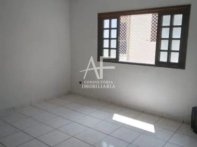 Sobrado com 445m² 4 quartos e 3 banheiros, à venda, no bairro Condomínio Village Taubaté em Taubaté