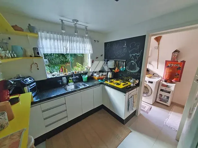 Sobrado com 115m² 3 quartos e 3 banheiros, à venda, no bairro Neves em Ponta Grossa