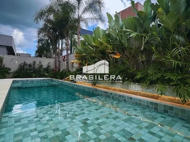 Sobrado com 568m² 4 quartos e 5 banheiros, à venda, no bairro Residencial Goiânia Golfe Clube em Goiânia