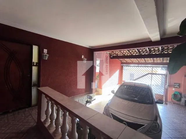Sobrado com 250m² 4 quartos e 3 banheiros, à venda, no bairro Vila Rica em Jundiaí