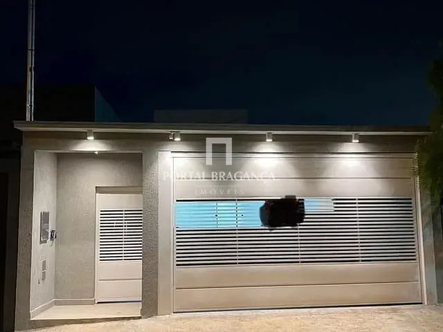 Sobrado com 140m² 3 quartos e 2 banheiros, à venda, no bairro Villa Verde em Bragança Paulista