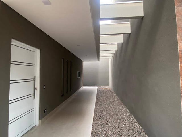 Sobrado 3 quartos e 2 banheiros, à venda, no bairro Parque Residencial Rita Vieira em Campo Grande