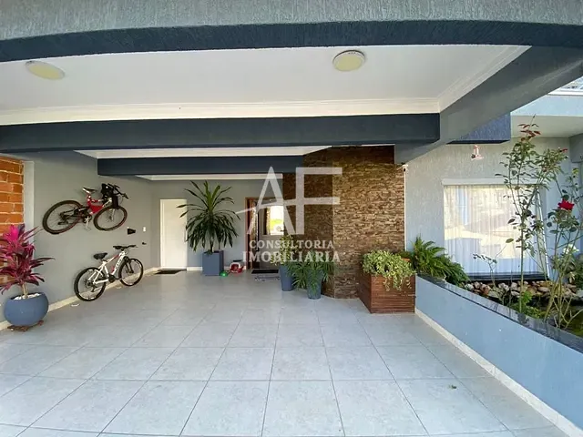 Sobrado com 300m² 3 quartos e 5 banheiros, à venda, no bairro Bairro dos Guedes em Tremembé