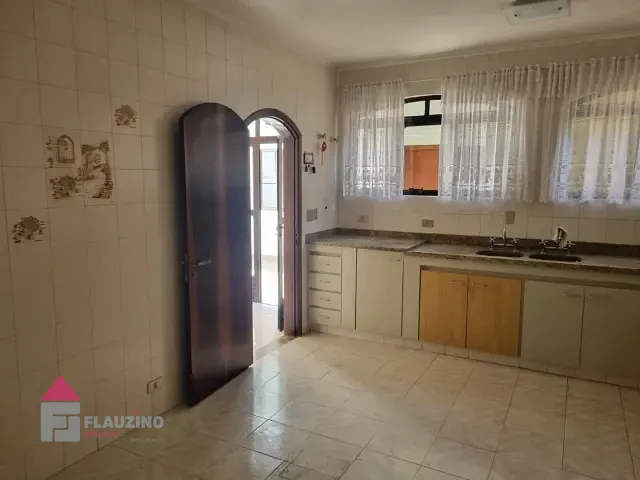 Sobrado com 253m² 3 quartos e 5 banheiros, à venda, no bairro Chácara Nossa Senhora do Bom Conselho em São Paulo