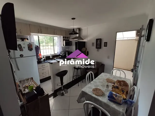 Sobrado com 95m² 2 quartos e 1 banheiro, à venda, no bairro Parque Industrial em São José dos Campos