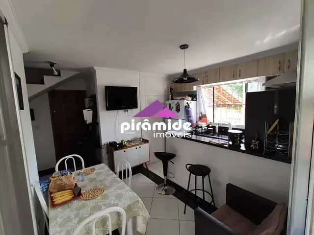 Sobrado com 95m² 2 quartos e 1 banheiro, à venda, no bairro Parque Industrial em São José dos Campos
