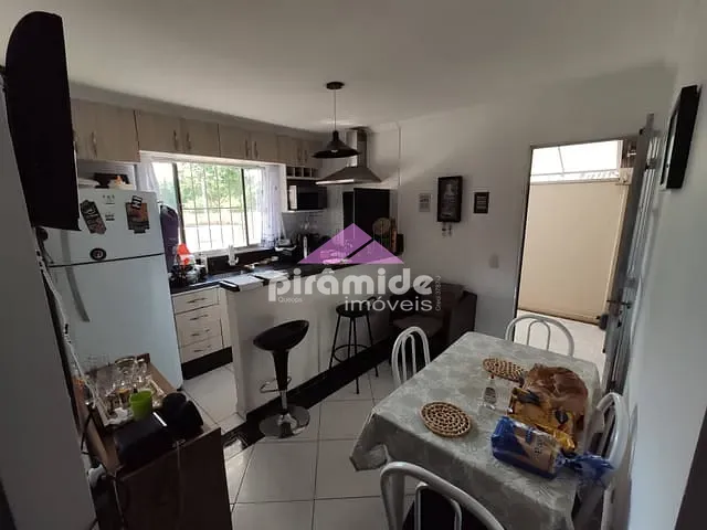 Sobrado com 95m² 2 quartos e 1 banheiro, à venda, no bairro Parque Industrial em São José dos Campos
