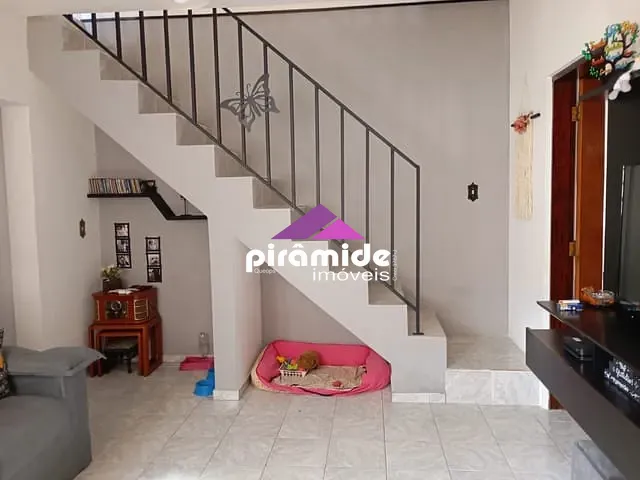 Sobrado com 167m² 3 quartos e 2 banheiros, à venda, no bairro Jardim Pararangaba em São José dos Campos