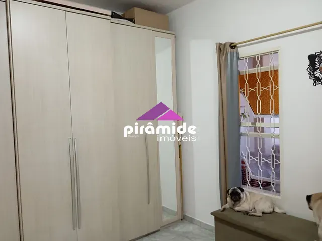 Sobrado com 167m² 3 quartos e 2 banheiros, à venda, no bairro Jardim Pararangaba em São José dos Campos