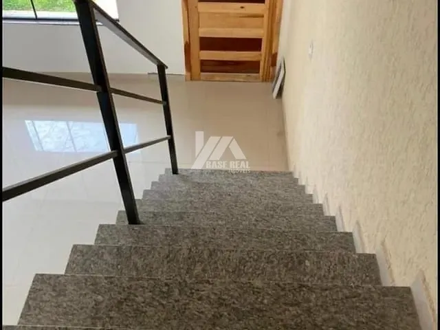 Sobrado com 65m² 2 quartos e 1 banheiro, à venda, no bairro Cara Cará em Ponta Grossa