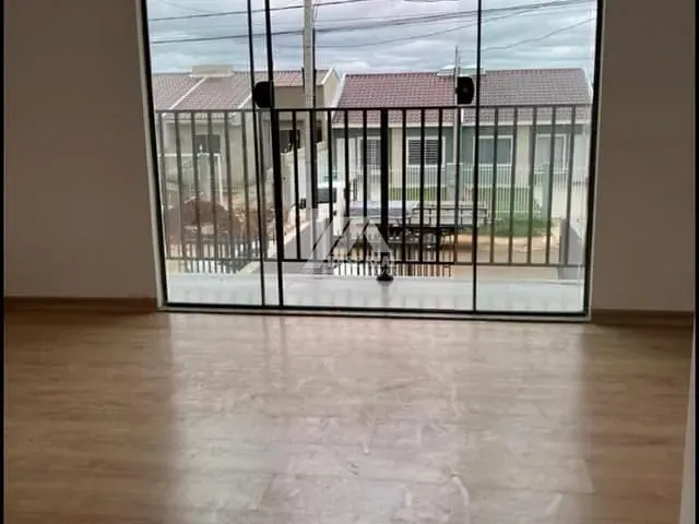 Sobrado com 65m² 2 quartos e 1 banheiro, à venda, no bairro Cara Cará em Ponta Grossa
