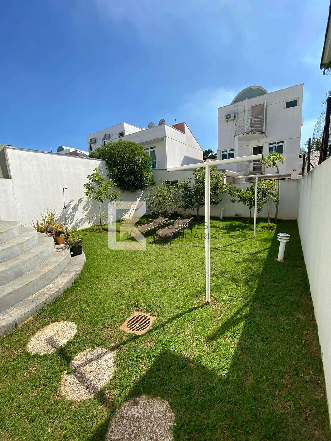 Sobrado, 3 quartos, 181 m² - Foto 1