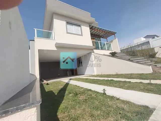 Sobrado com 250m² 3 quartos e 2 banheiros, à venda, no bairro Condomínio Residencial Fogaça em Não informado
