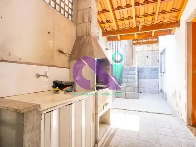 Sobrado com 293m² 3 quartos e 2 banheiros, à venda, no bairro Padroeira em Osasco