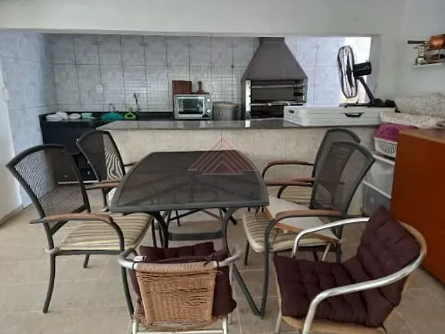 Sobrado com 410m² 3 quartos e 1 banheiro, à venda, no bairro Vila Assis Brasil em Mauá